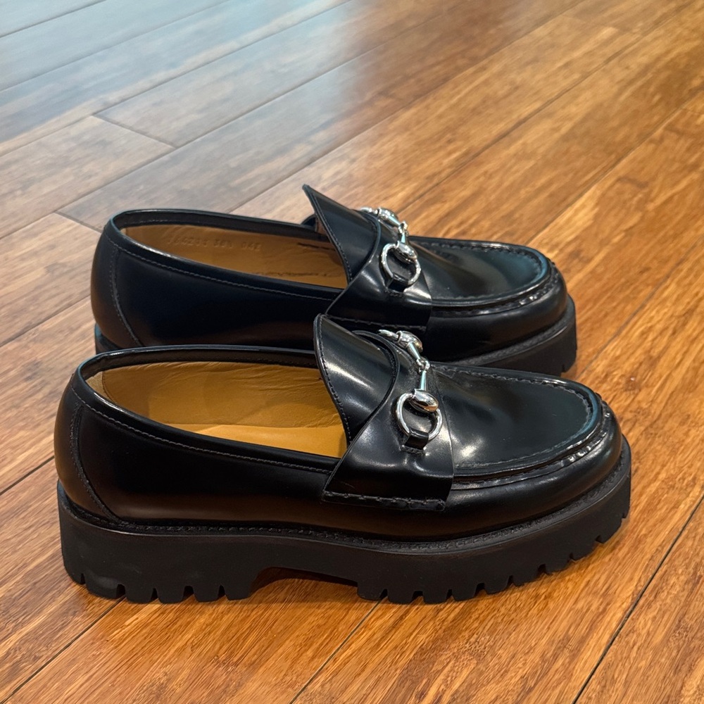 Gucci Black Leather Loafers with Silver Detail